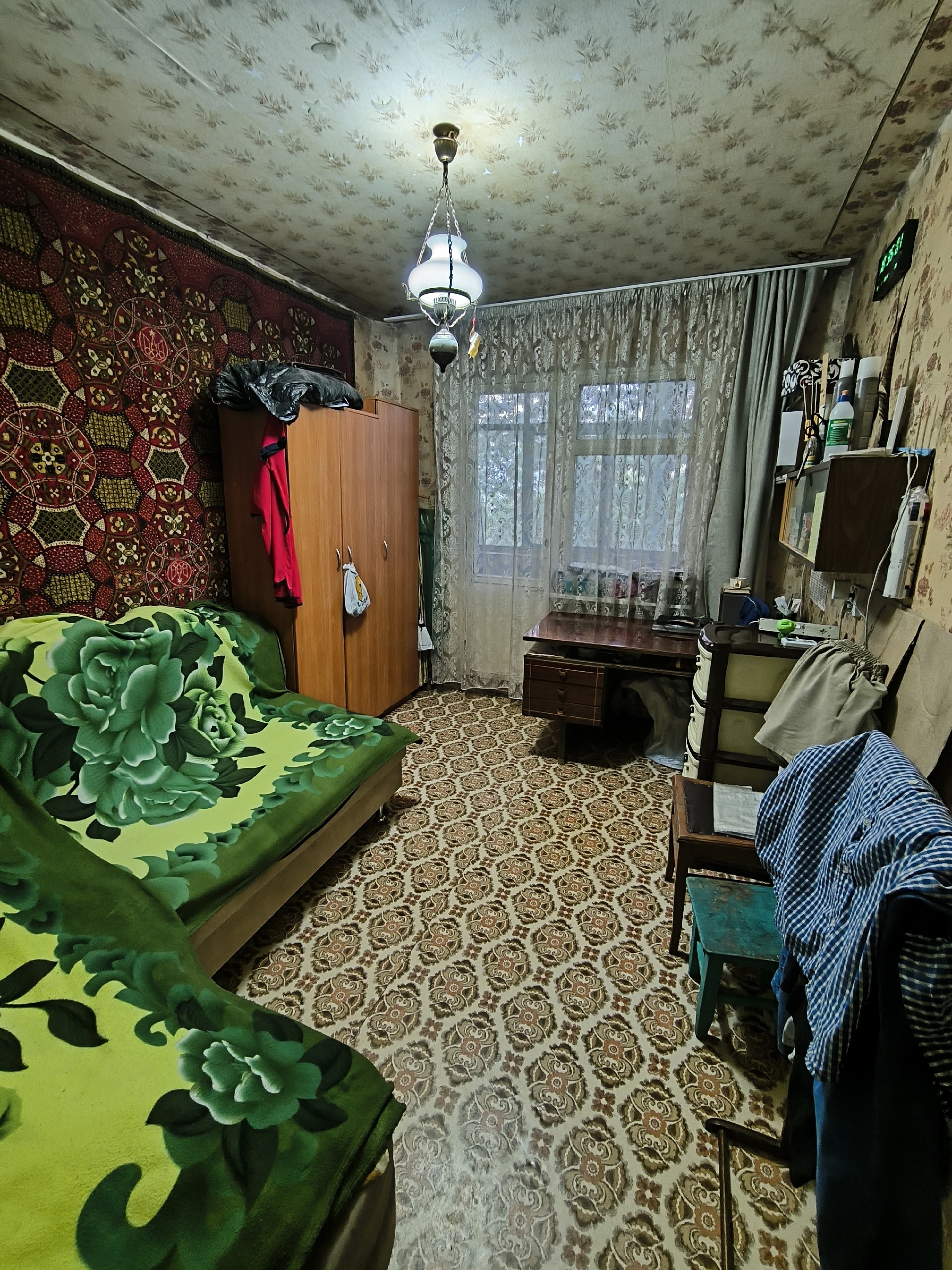 Продается 3 к квартира ул.Оборонная 4/9 эт( район 5 школы) Улучшенная планировка,план можно посмотреть на фото.Есть лоджия и балкон, санузел раздельный.Общая площадь 73.4 м2, кухня 6.8м 2.Документы переделаны на РФ.Цена 7 000 000 мл ,реальному покупателю торг.☎️+79591986215,+79591578721...